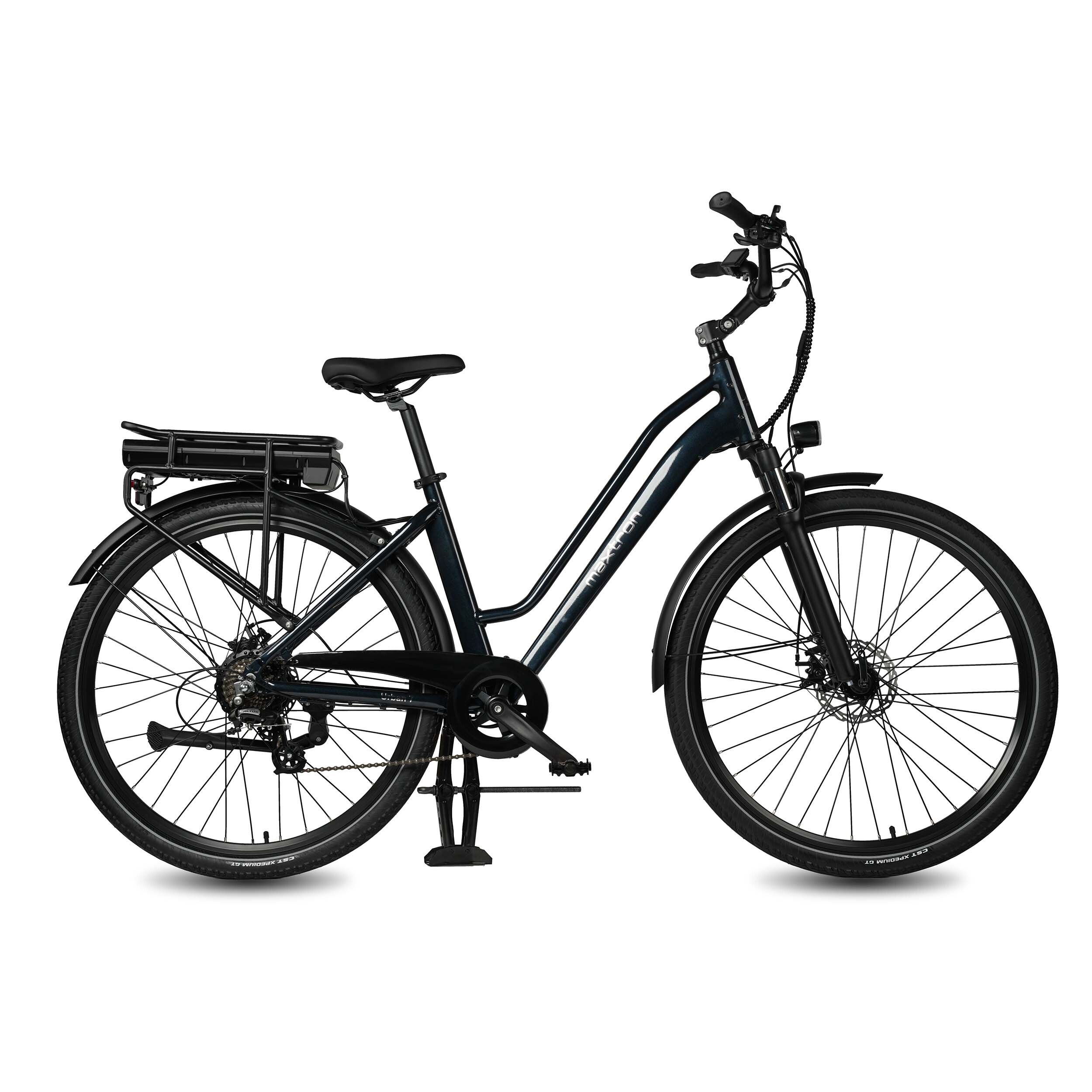 E-bike nera con batteria, portapacchi, parafanghi e cambio a 7 velocità. Logo Maxtron.