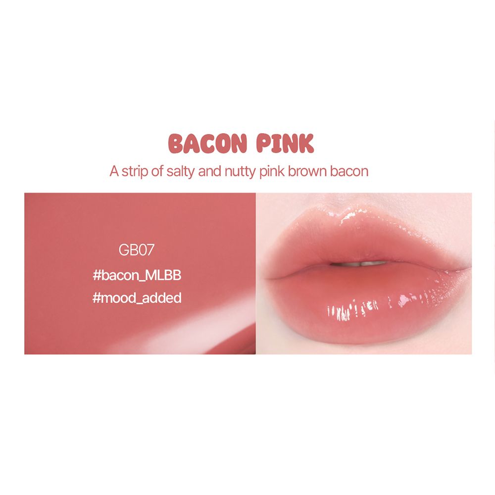 Campione di rossetto rosa e primo piano delle labbra. Testo: "BACON PINK", "GB07", "#bacon_MLBB", "#mood_added".