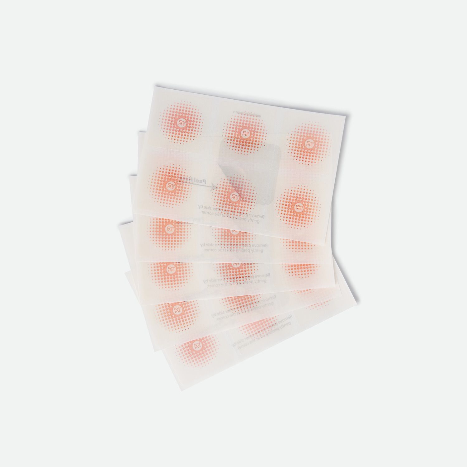 Diversi cerotti CBD. Forma quadrata con motivo a punti rossi. Superficie trasparente.