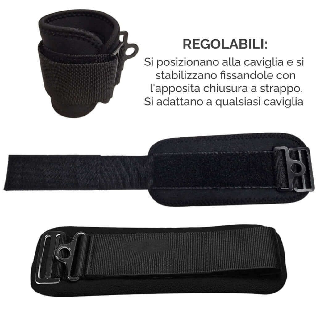 Fasce per caviglia nere con anelli in metallo e chiusure a strappo. Testo: REGOLABILI: si adattano a qualsiasi caviglia.