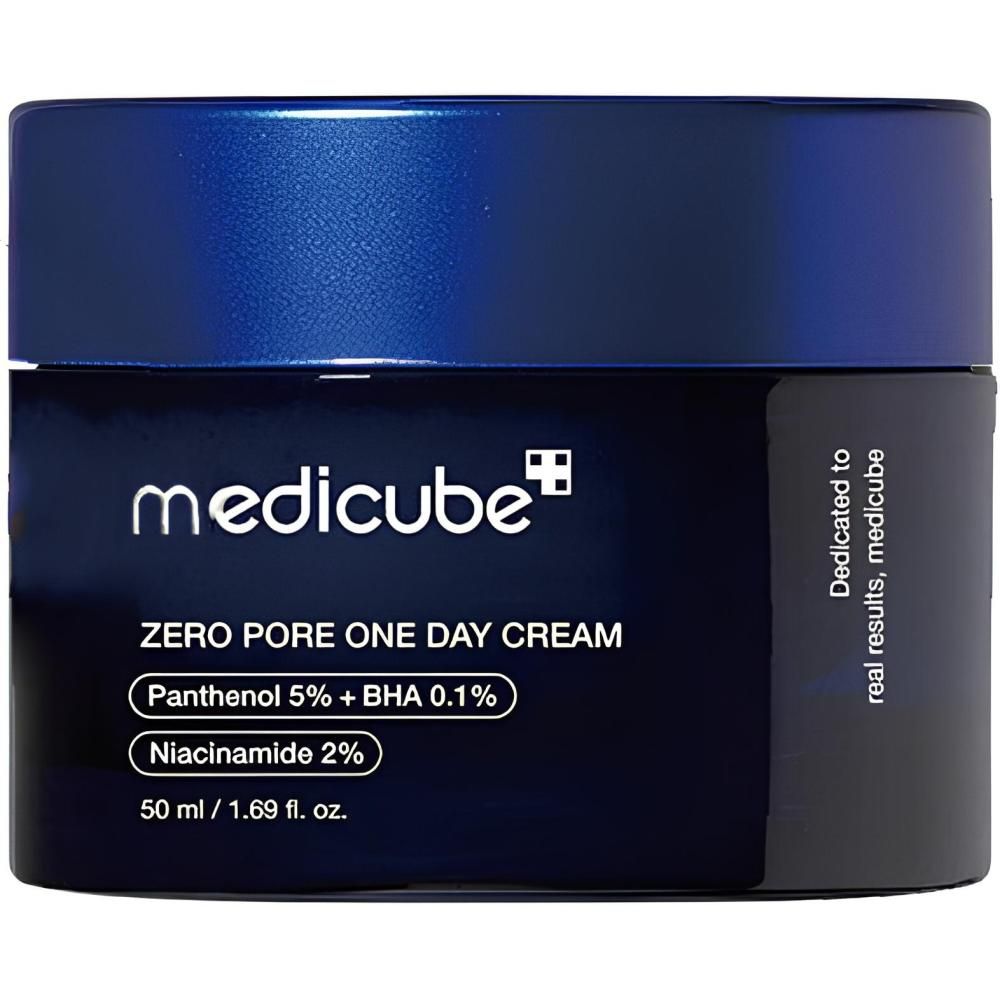 Vasetto nero con coperchio blu. Scritta: medicube, Zero Pore One Day Cream. Contiene pantenolo, BHA e niacinamide.
