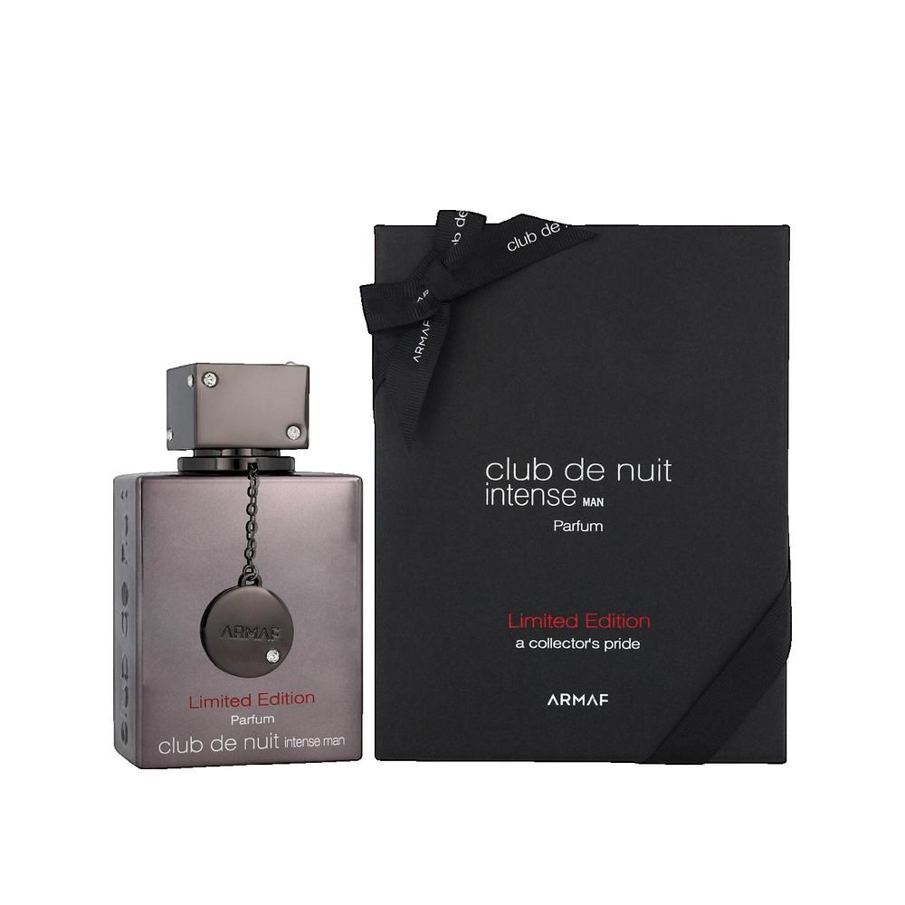 Flacone grigio scuro e confezione nera. Scritta: Club de Nuit Intense Man Parfum, Edizione Limitata. Marchio: ARMAF.