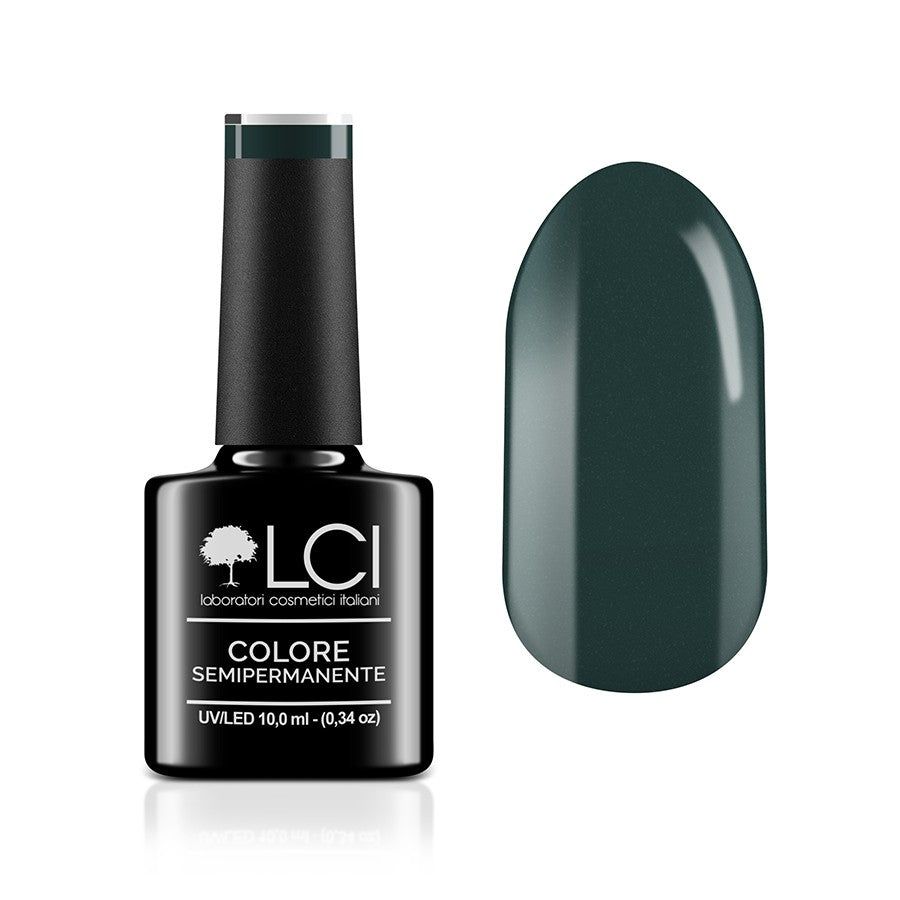 Flacone di smalto verde militare e campione. Scritta: LCI, Colore Semipermanente, UVLED.