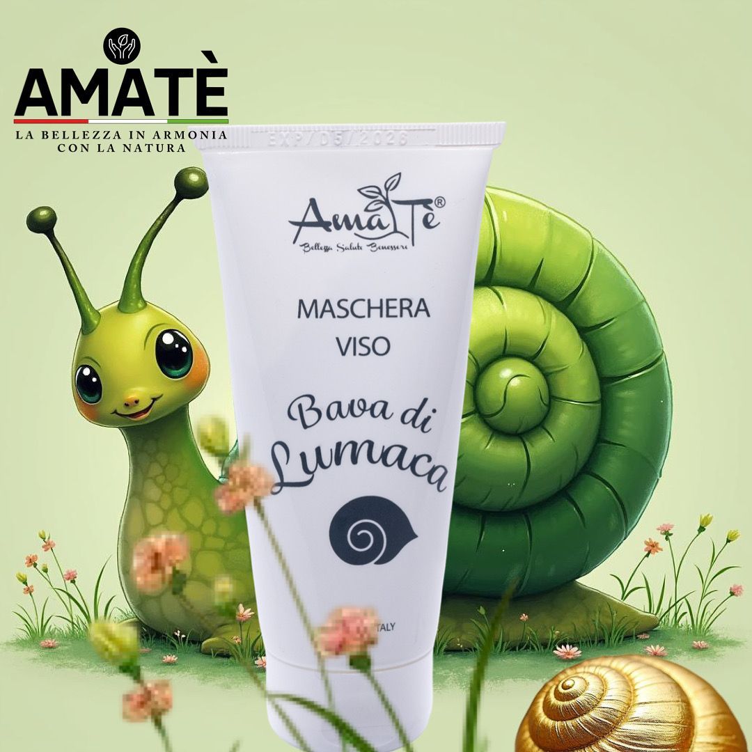 Tubo bianco con logo Amatè e testo: Maschera Viso Bava di Lumaca. Illustrazione: lumaca dei cartoni animati e fiori.
