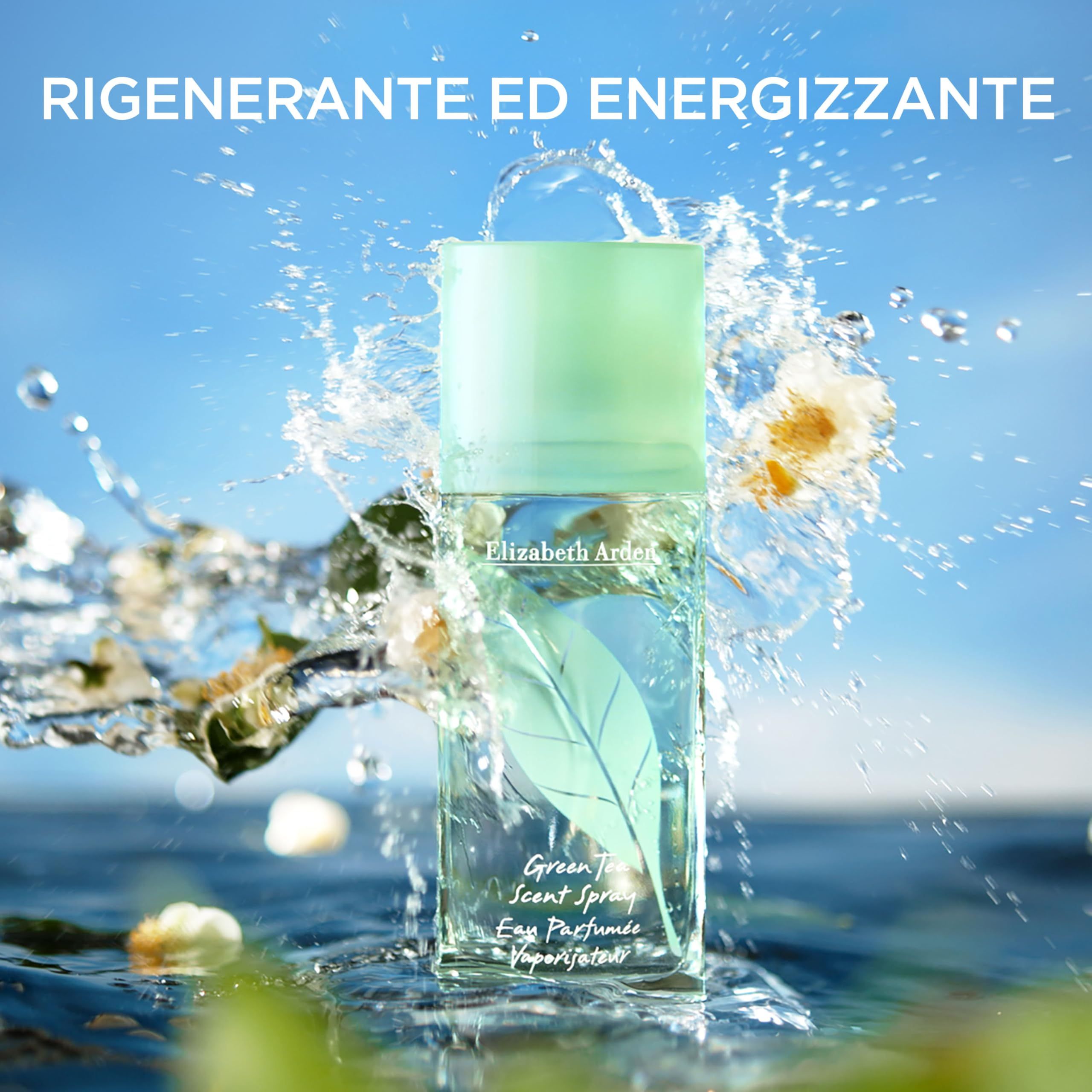 Flacone nell'acqua. Scritta: Elizabeth Arden, Green Tea Scent Spray, Eau Parfumée Vaporisateur. Testo: RIGENERANTE ED ENERGIZZANTE.