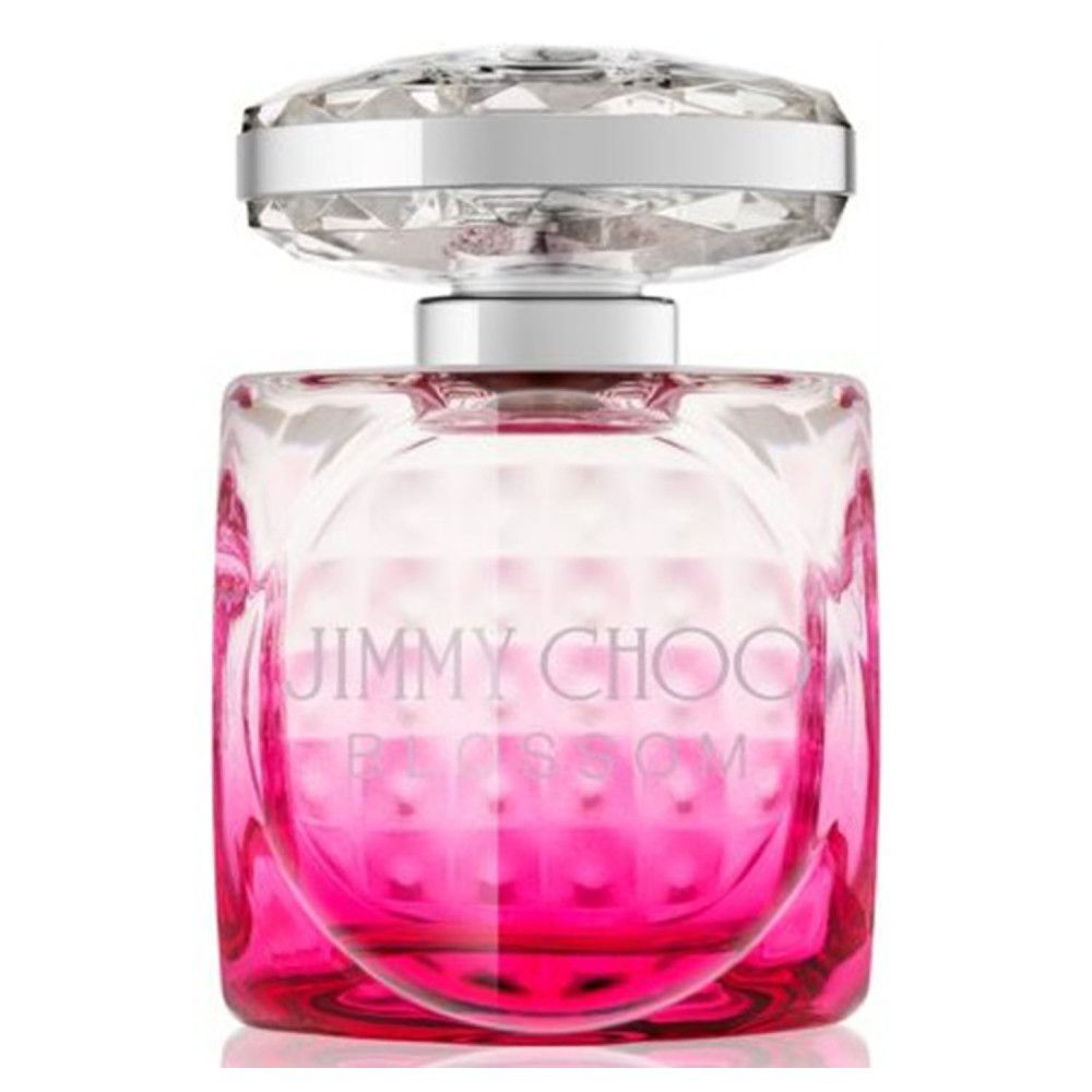 Flacone quadrato con liquido rosa. Tappo trasparente sfaccettato. Scritta "JIMMY CHOO BLOSSOM".