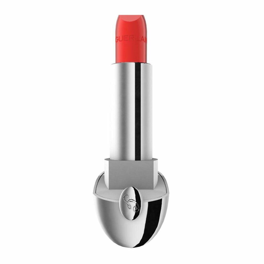 Rossetto rosso in astuccio argento. Il rossetto è parzialmente estratto. Base rotonda, parte superiore squadrata.