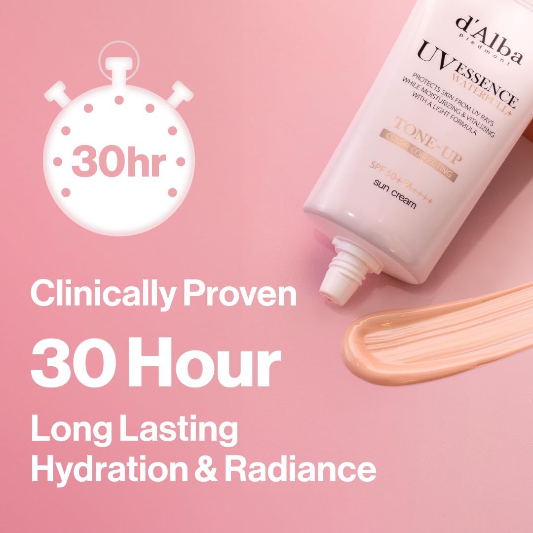 d'Alba UV Essence Waterfull Tone-up Sunscreen. Tubo bianco con informazioni sul prodotto. Testo: 30 Hour Long Lasting Hydration & Radiance. Prodotto su sfondo.