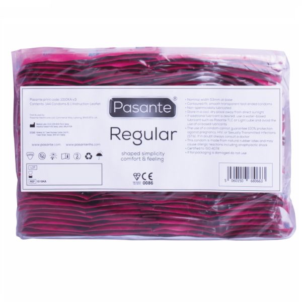 Confezione con molti preservativi Pasante Regular in confezioni singole rosse.