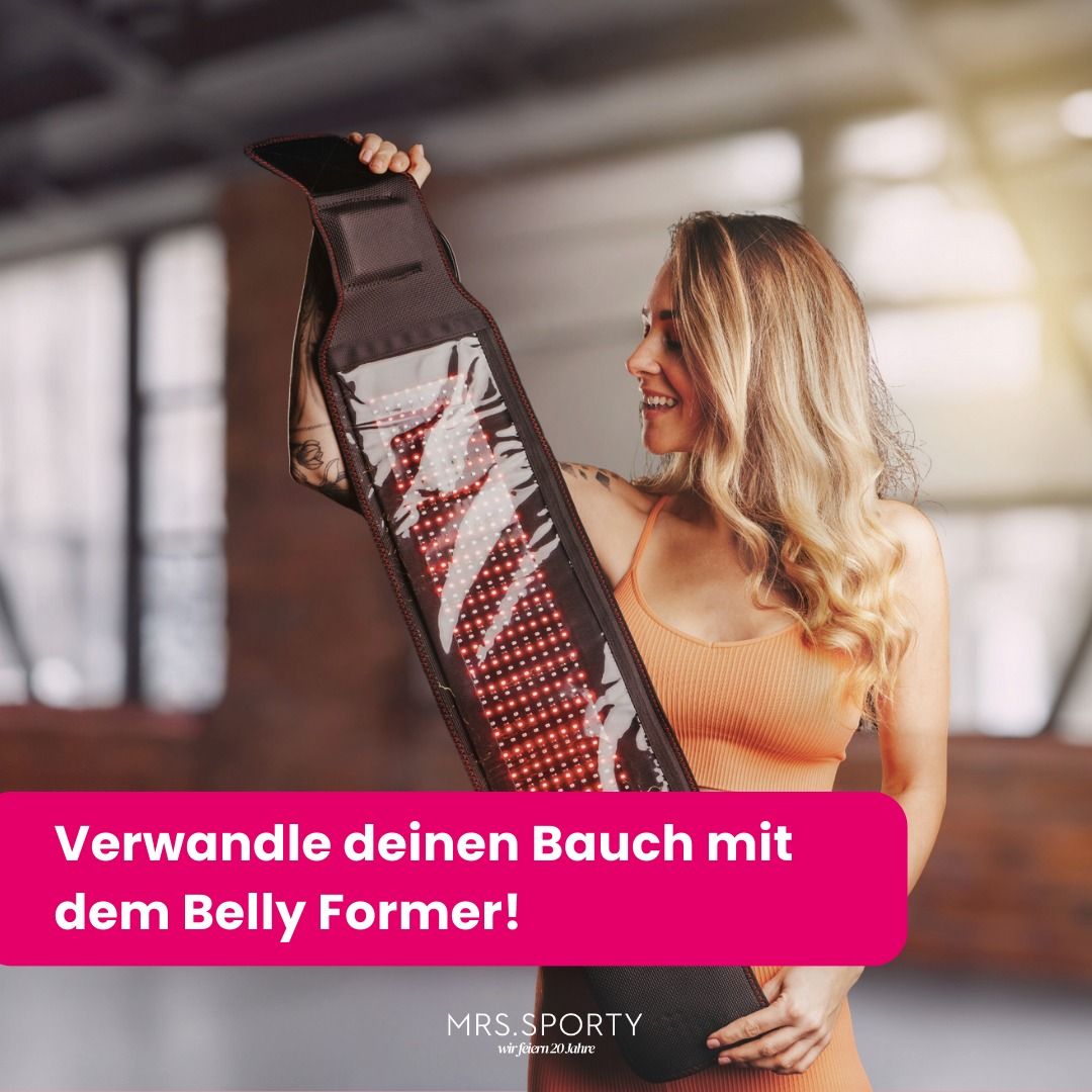 Donna tiene cintura dimagrante nera. Effetto luce rossa visibile. Testo: "Trasforma la tua pancia con Belly Former!" Logo: MRS.SPORTY.