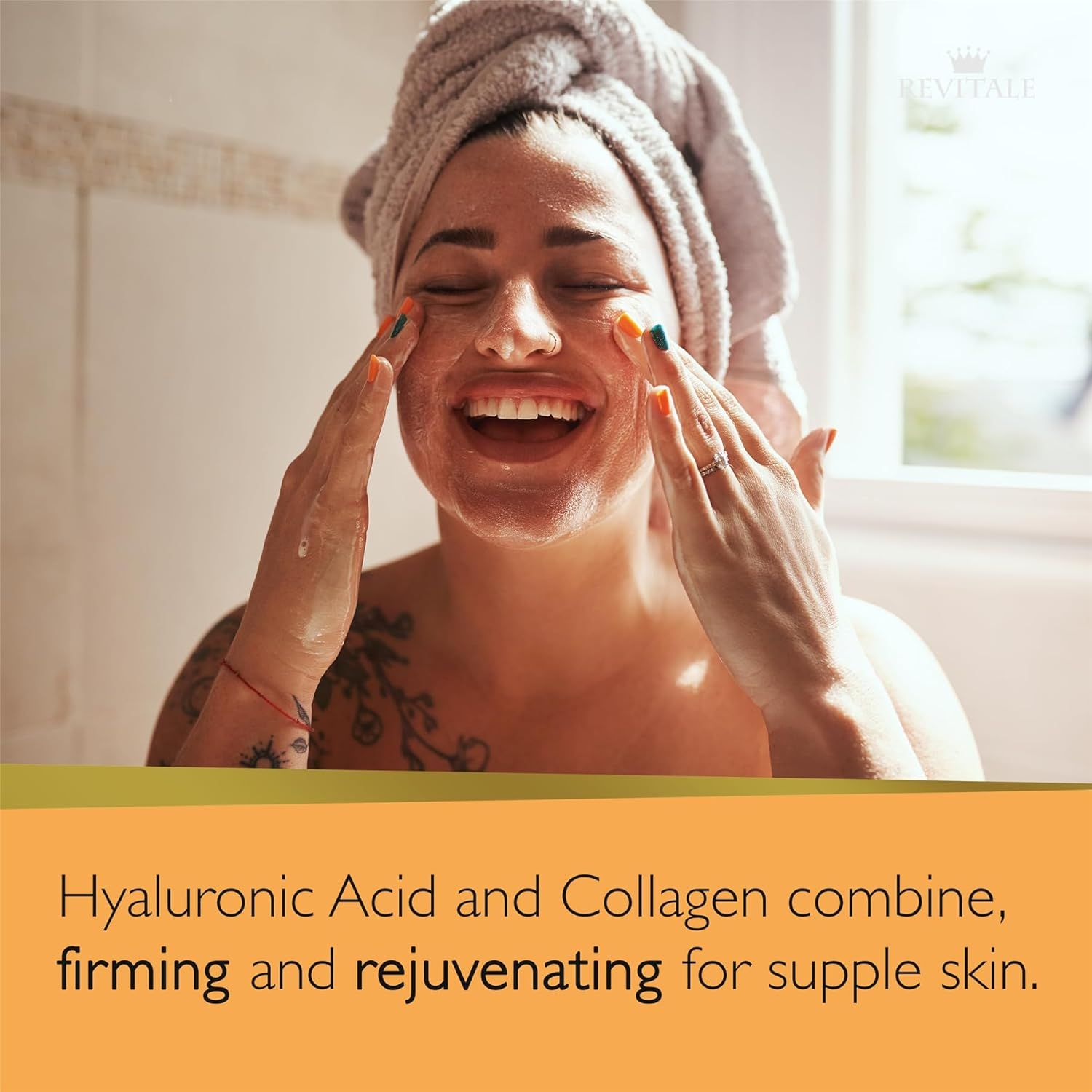 Donna che si lava il viso con la schiuma. Testo: Acido ialuronico e collagene, rassodante e ringiovanente.