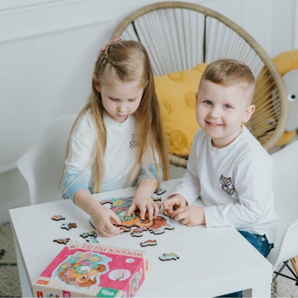 Puzzle di contorno Treflici: Happy Family 50 pezzi