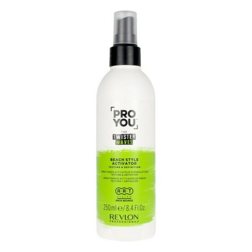Flacone spray bianco con erogatore nero. Scritte: PRO YOU, THE TWISTER WAVES, BEACH STYLE ACTIVATOR. Etichette verdi. Revlon Professional.