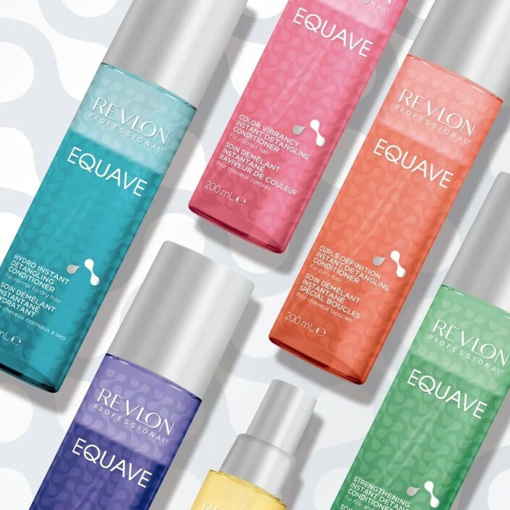 Diversi flaconi Revlon Equave Detangling Conditioner in vari colori. Vaporizzatori. Nomi dei prodotti visibili.