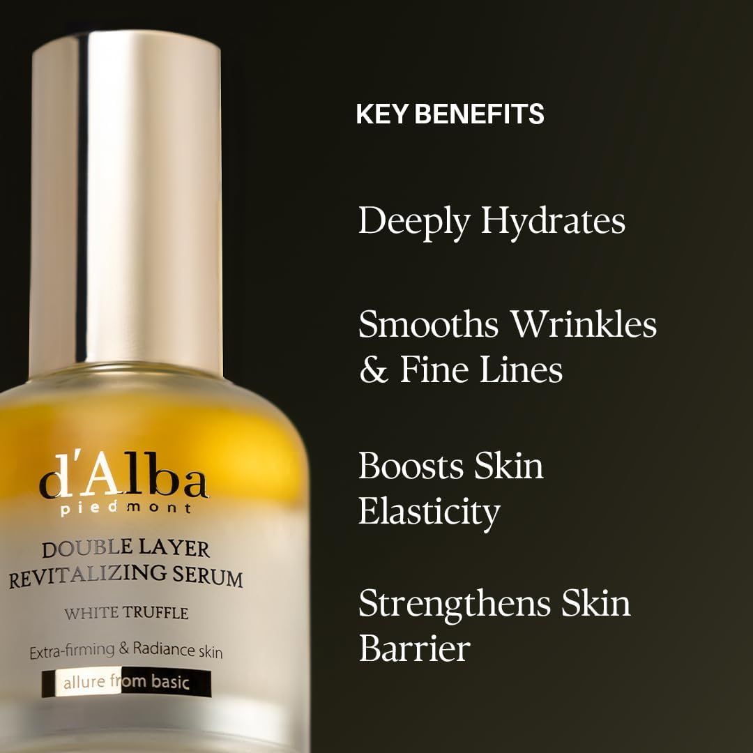 Flacone di siero con tappo dorato. Scritta: d'Alba, Double Layer Revitalizing Serum. Testo: Idrata in profondità, leviga le rughe.