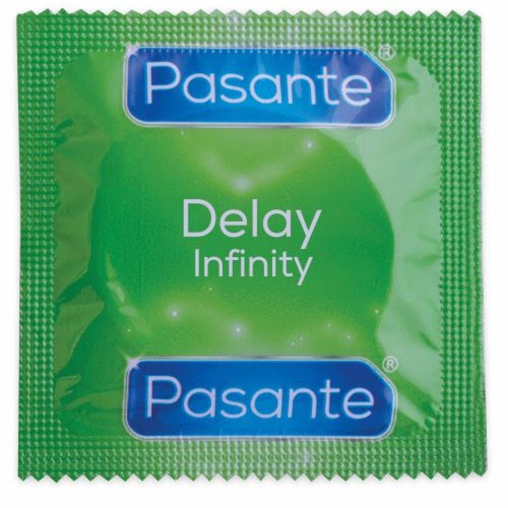 Preservativo singolo in confezione verde. Marchio Pasante, Delay Infinity. Confezione quadrata.
