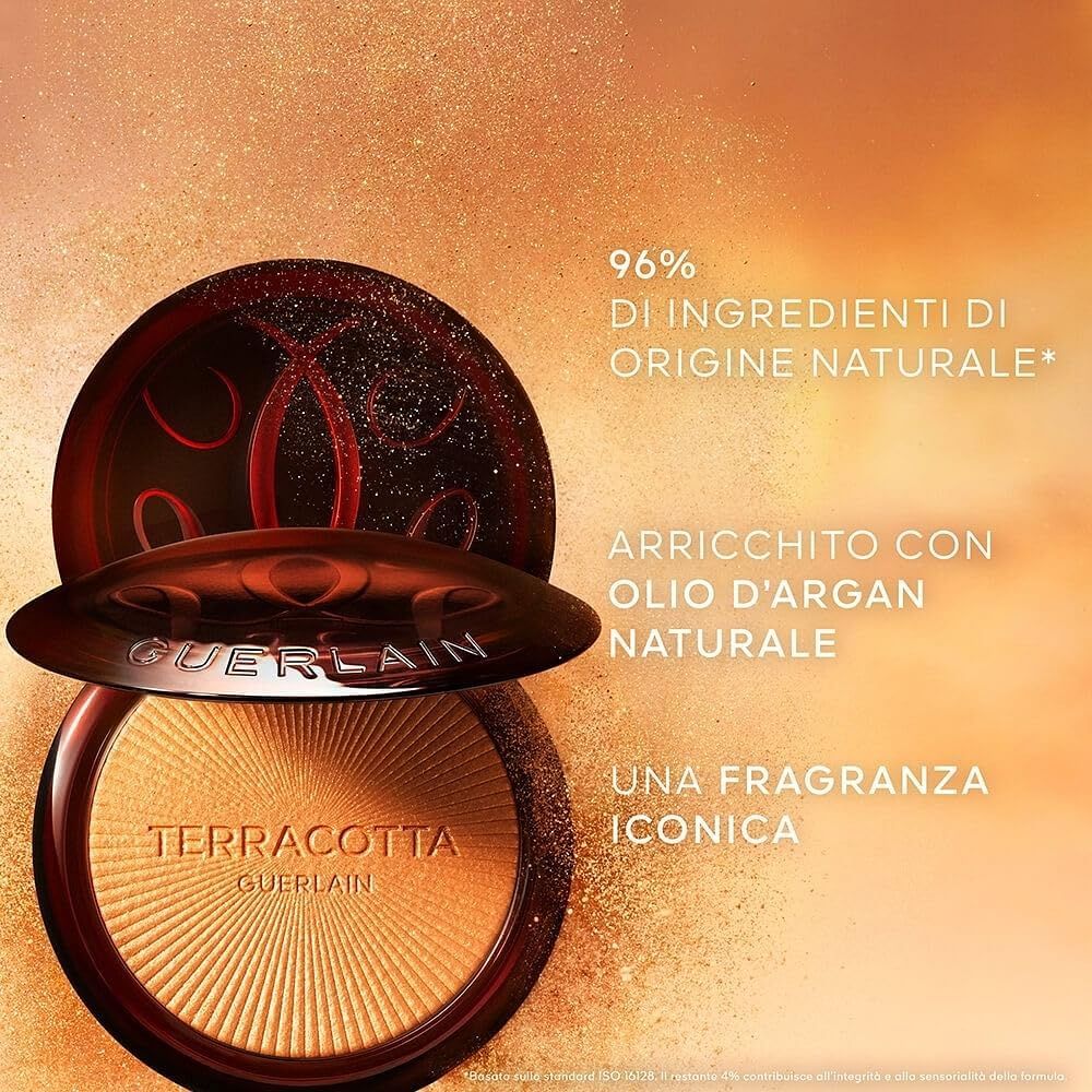 Polvere Abbronzante Luminosa Guerlain Terracotta con confezione aperta. Testo: Guerlain, Terracotta, 96% ingredienti naturali.