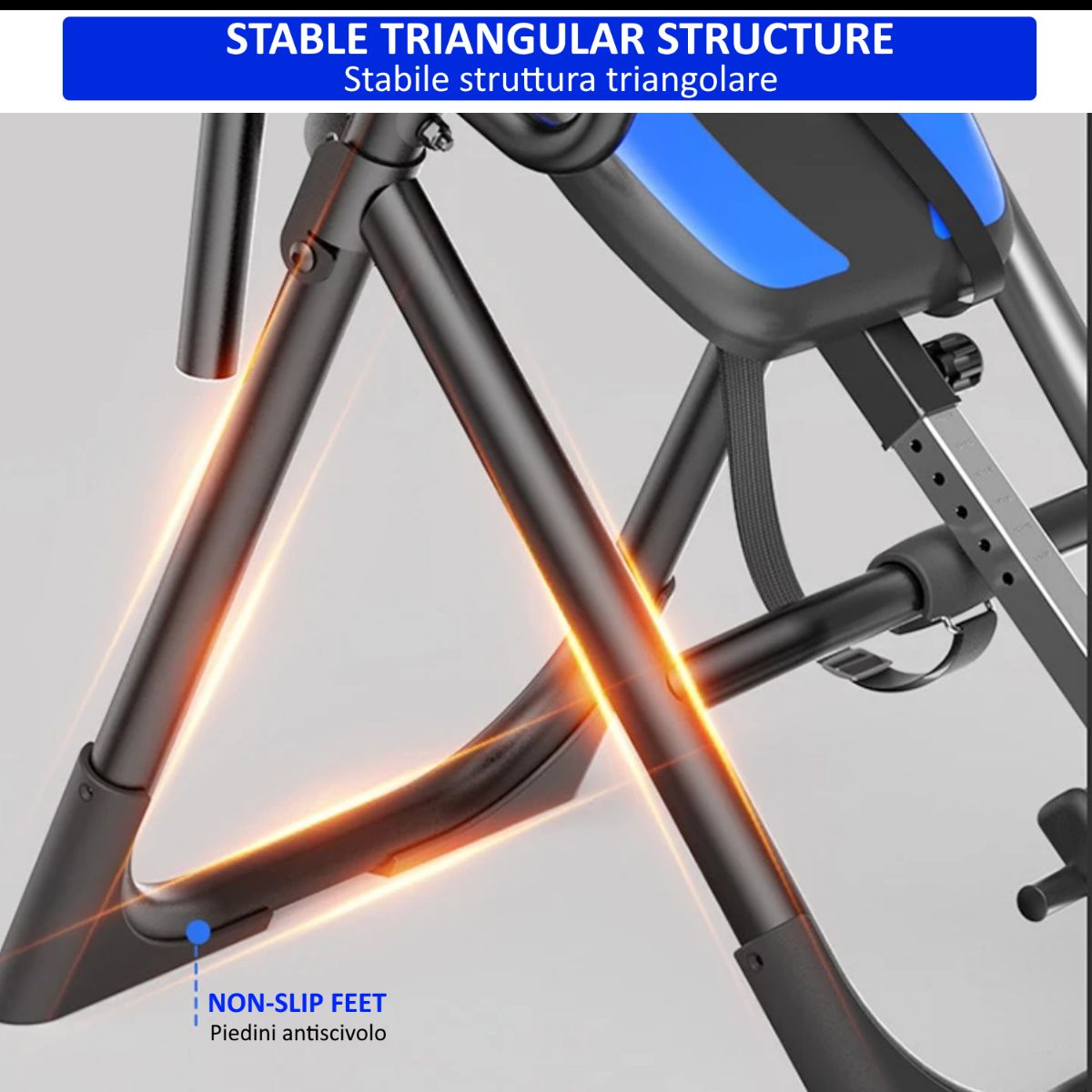Primo piano della stabile struttura triangolare della panca ad inversione. Metallo nero, piedini antiscivolo.