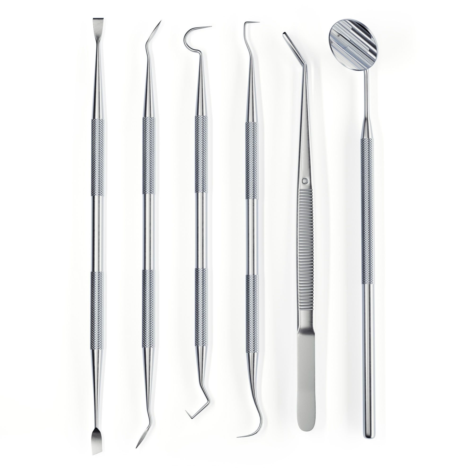 Sette strumenti odontoiatrici argentati su sfondo bianco. Include specchio, pinzette e vari strumenti con manici zigrinati.