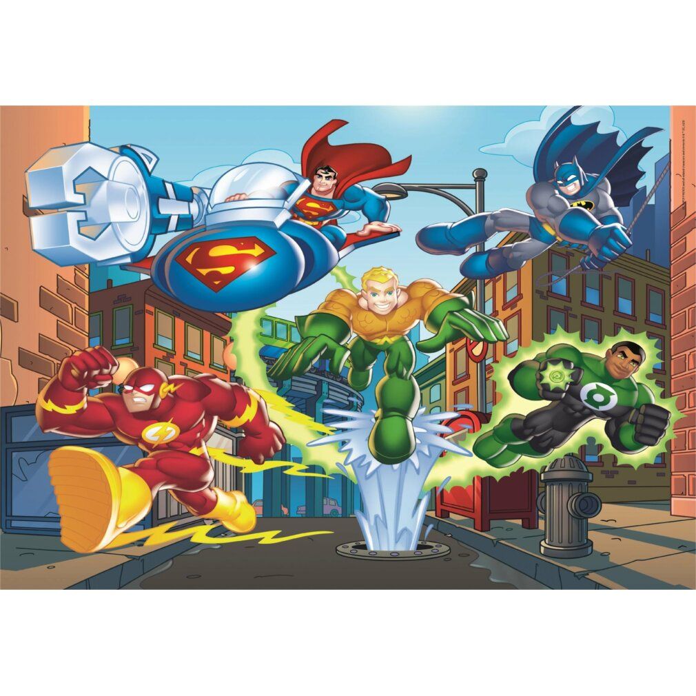 Puzzle con supereroi. Superman, Batman, Flash, Lanterna Verde e Aquaman in una città. Stile fumetto.