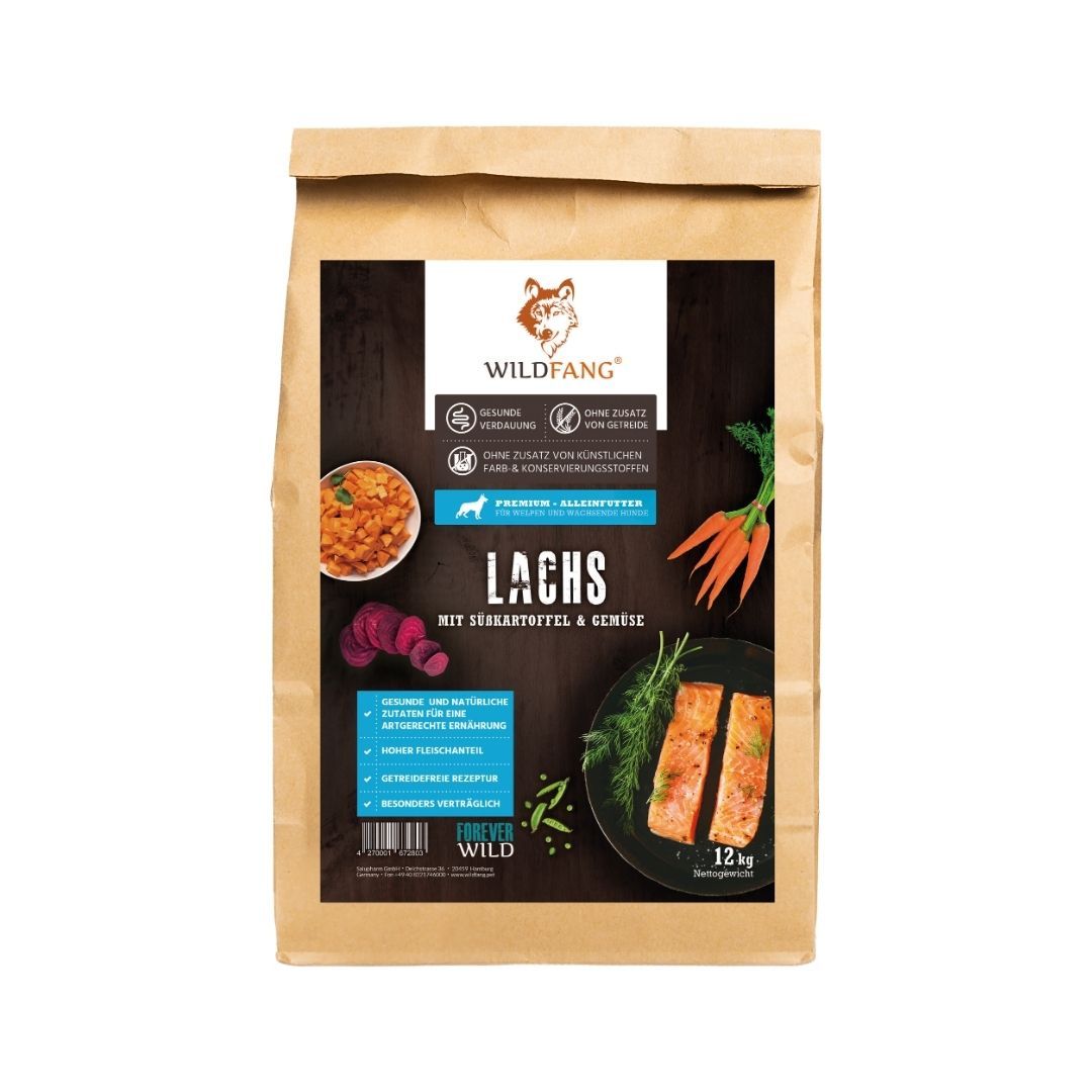 Sacchetto di carta marrone con stampa. Contiene cibo secco con salmone, patate dolci e verdure. Marca: Wildfang. 12 kg.