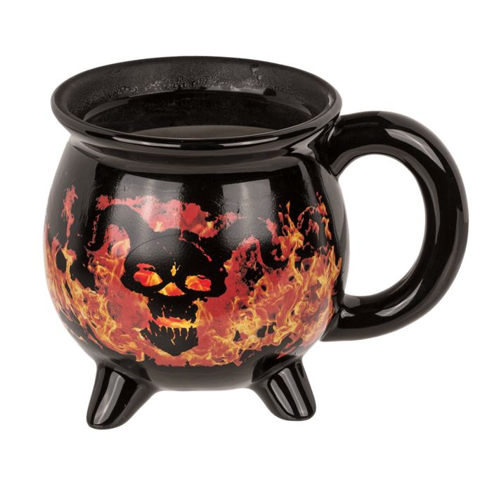 Tazza in ceramica nera a forma di calderone con manico e tre piedi. Design teschio e fiamme.