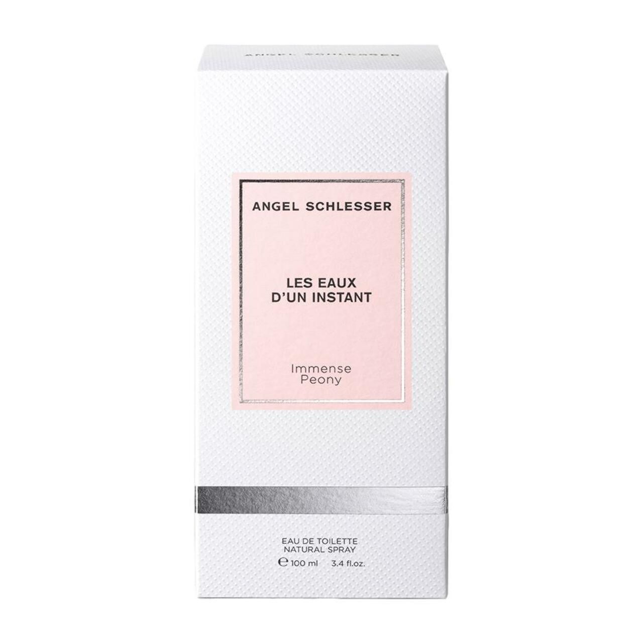 Confezione bianca con nome e logo del prodotto. Scritta: "Angel Schlesser, Les Eaux d'un Instant Immense Peony".