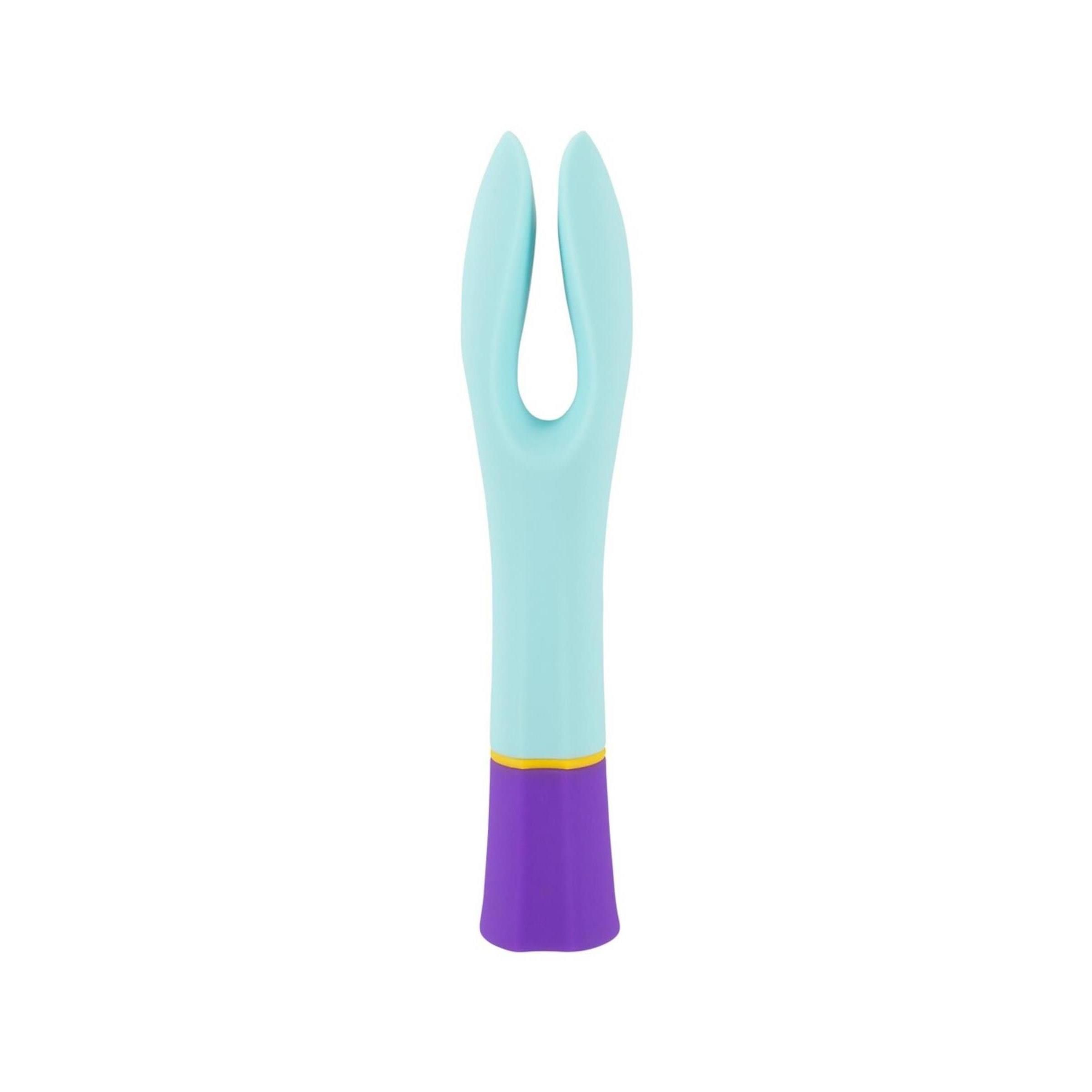 Vibratore blu chiaro e viola a due motori. Il vibratore ha una forma a U con un'impugnatura viola e un accento giallo.