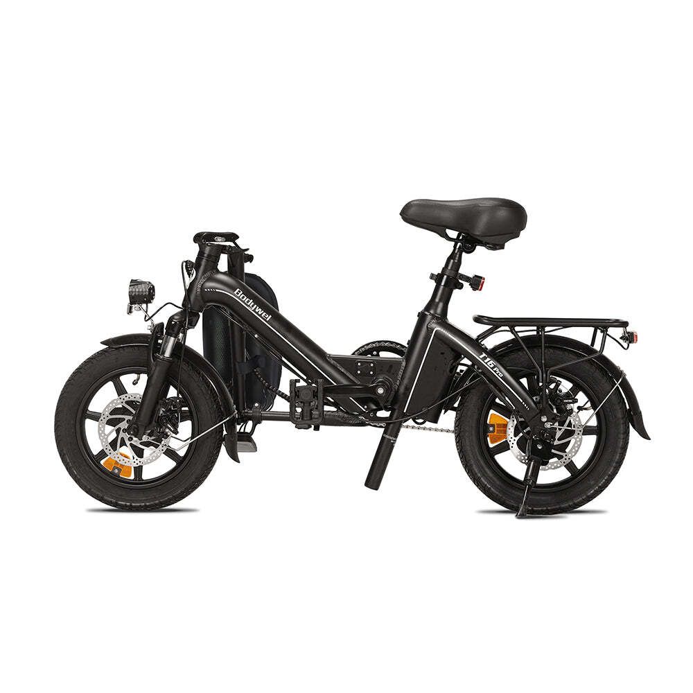 Bicicletta elettrica pieghevole nera con portapacchi e freni a disco. "Bodywel" è scritto sul telaio.