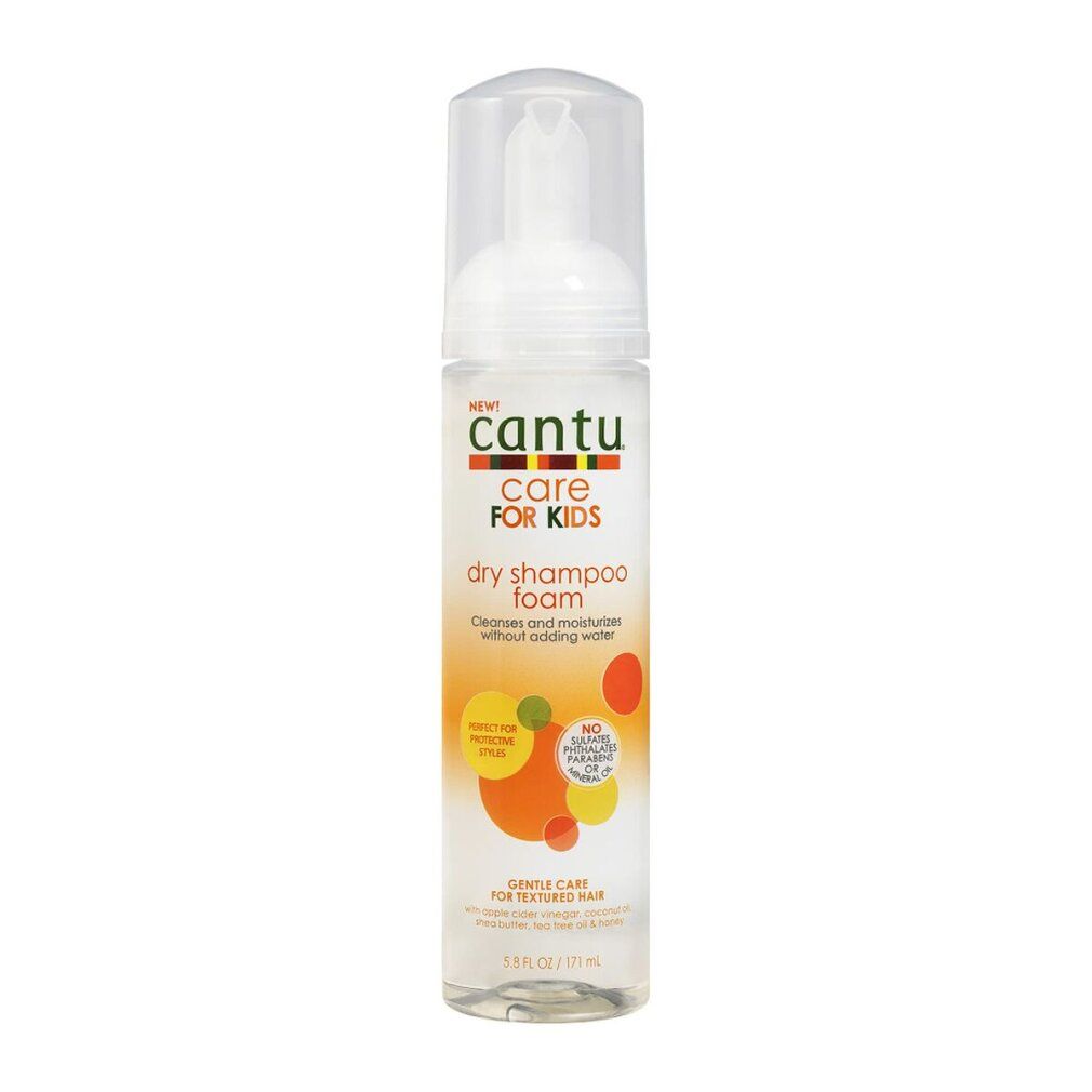 Flacone di schiuma shampoo secco Cantu Care for Kids. Erogatore bianco, dettagli colorati sull'etichetta.