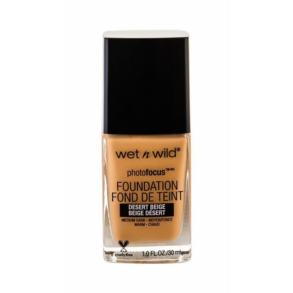 Fondotinta liquido in bottiglia di vetro. Scritta "wet n wild" e "photo focus". Tonalità "Desert Beige". Con tappo nero.