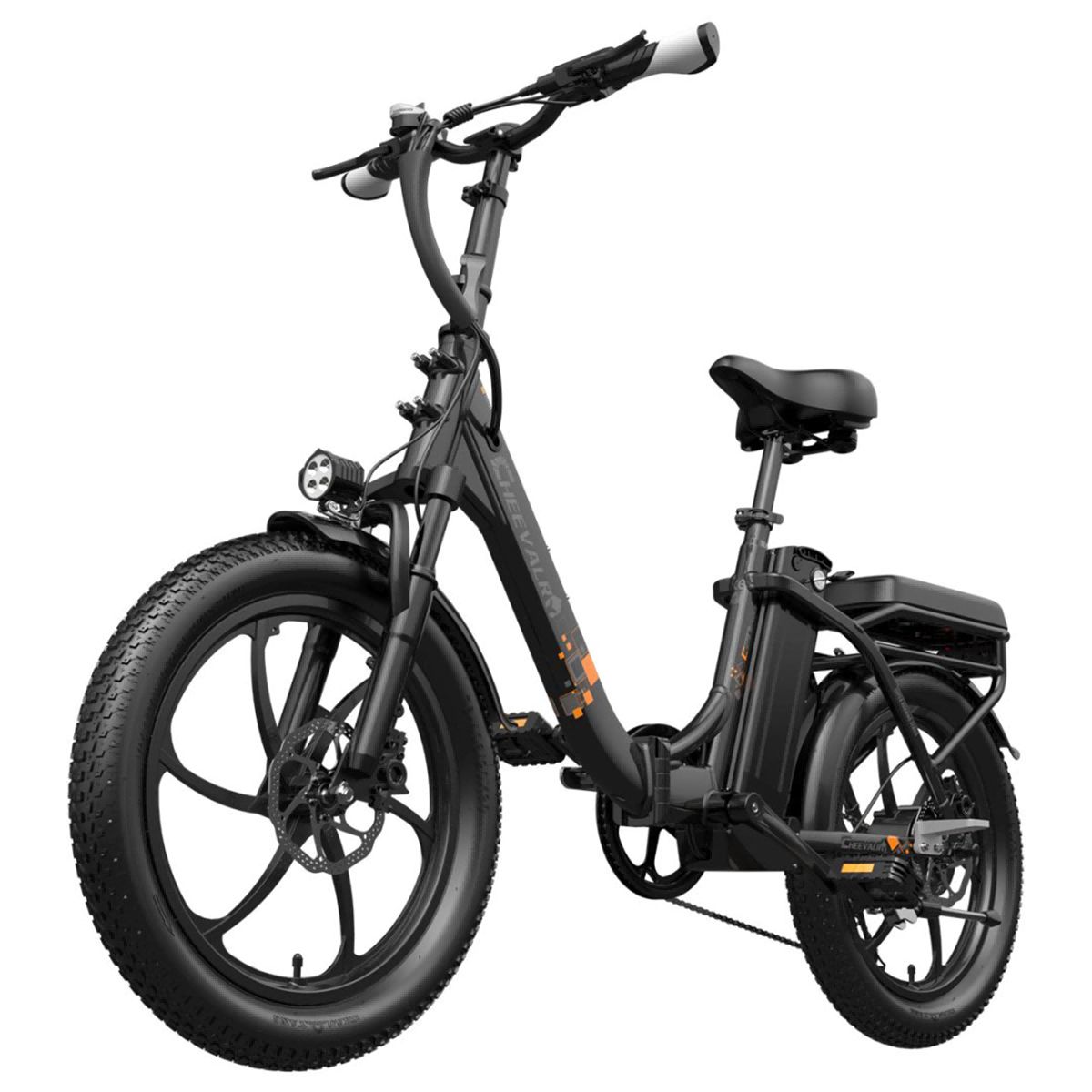 Bicicletta elettrica nera con pneumatici larghi, faro e portapacchi. Manubrio e sella visibili.