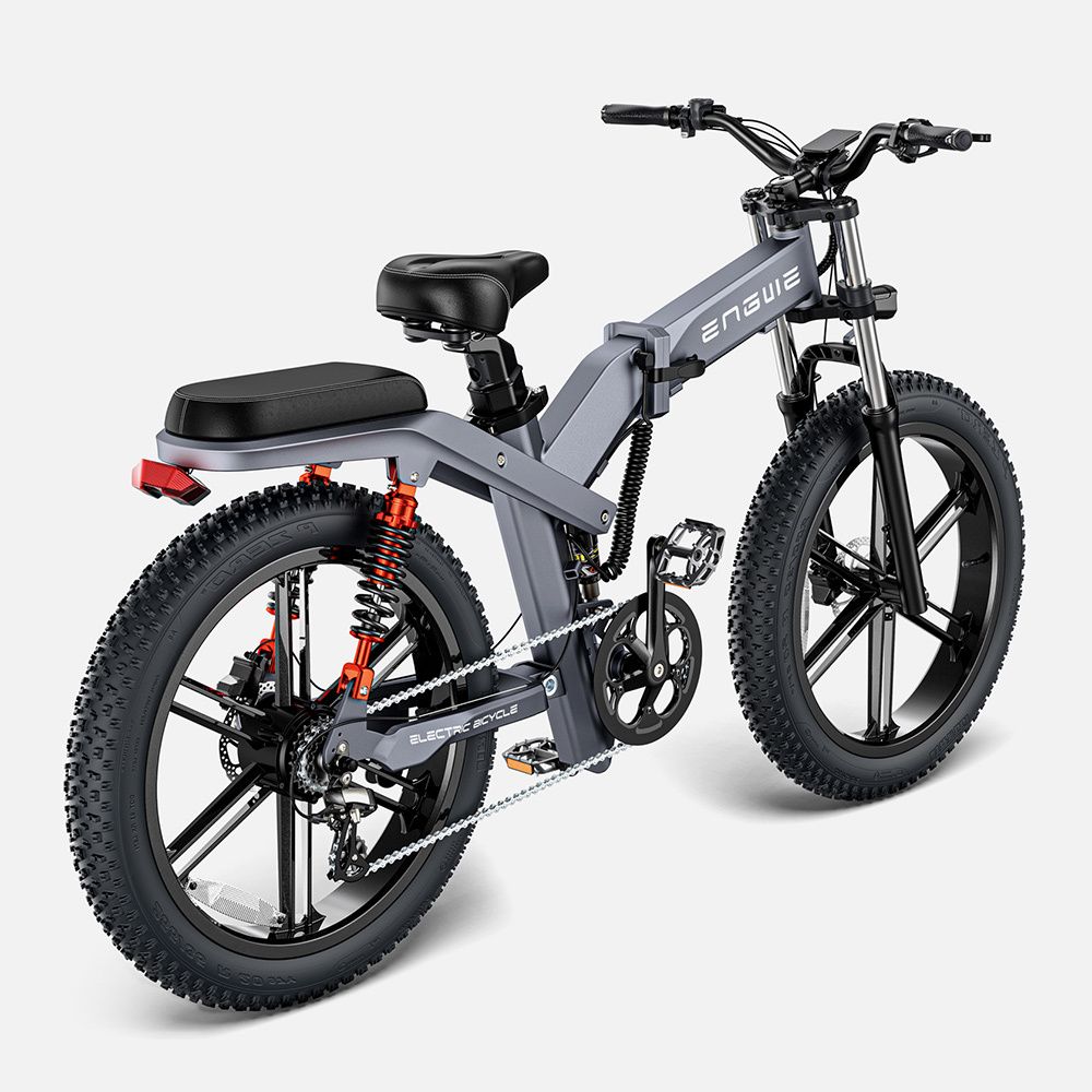 E-bike pieghevole grigia. Pneumatici, sella e manubrio neri. Marchio ENGWE. Vista posteriore.