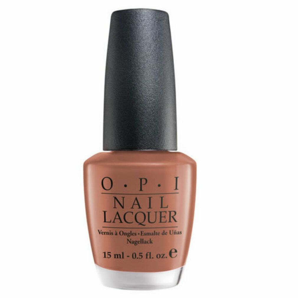 Flacone di smalto rosa con tappo nero. O.P.I Nail Lacquer, 15 ml.