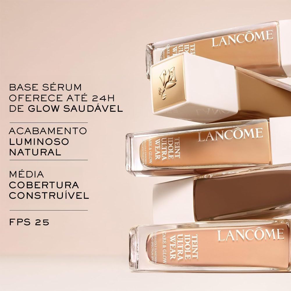 Diversi flaconi Fondotinta Liquido Lancôme Teint Idole Ultra Wear Care & Glow. Testo: Base Sérum, Acabamento Luminoso Natural, FPS 25.