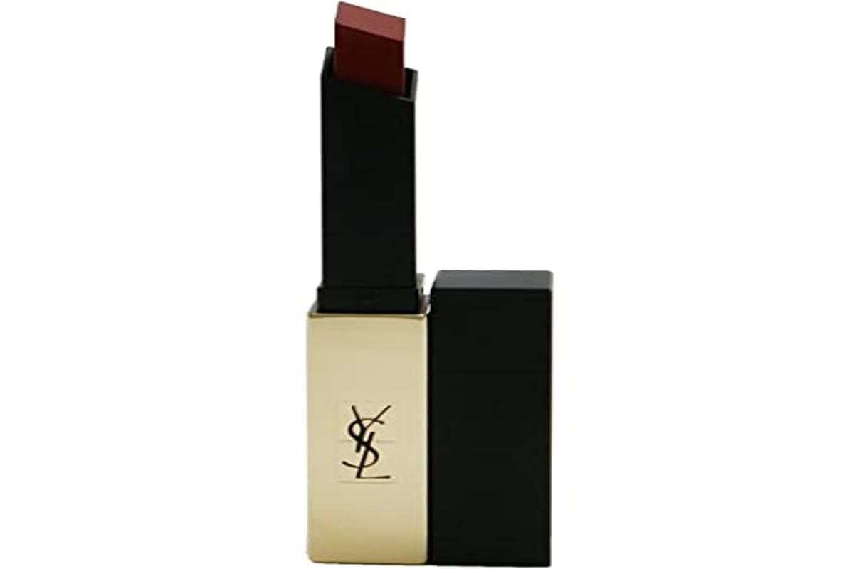 Rossetto nero con base dorata e punta rossa. Logo YSL visibile. In posizione aperta.