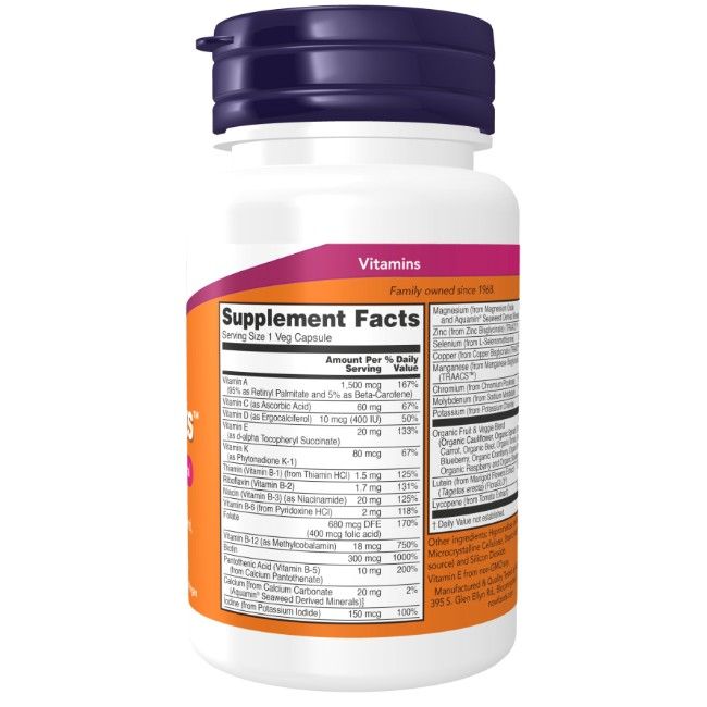 Flacone di integratori vitaminici, etichetta Supplement Facts con informazioni nutrizionali e ingredienti.