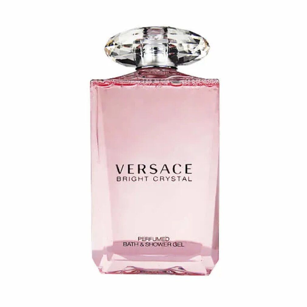 Flacone rosa con tappo di cristallo. Scritta: VERSACE Bright Crystal, Perfumed Bath & Shower Gel.