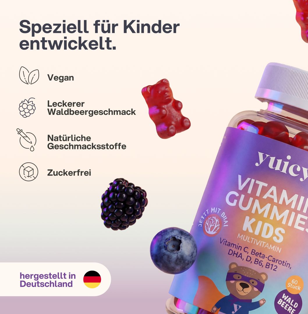 Una bottiglia di Vitamin Gummies Kids con orsetti gommosi, mora e mirtillo. Testo: Vegano, gusto frutti di bosco, senza zucchero.