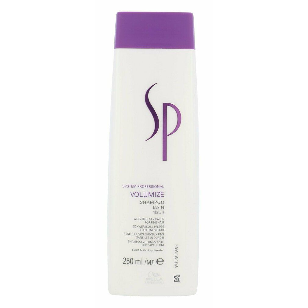 Flacone di shampoo bianco con tappo viola. Logo "SP" e testo "Volumize Shampoo". 250 ml.