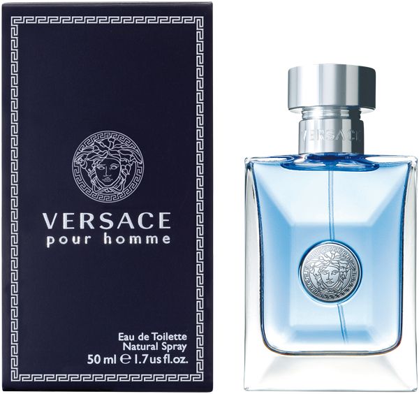 Scatola blu scuro e flacone. Sulla scatola: Versace Pour Homme, logo Medusa. Flacone: liquido azzurro, tappo argentato.