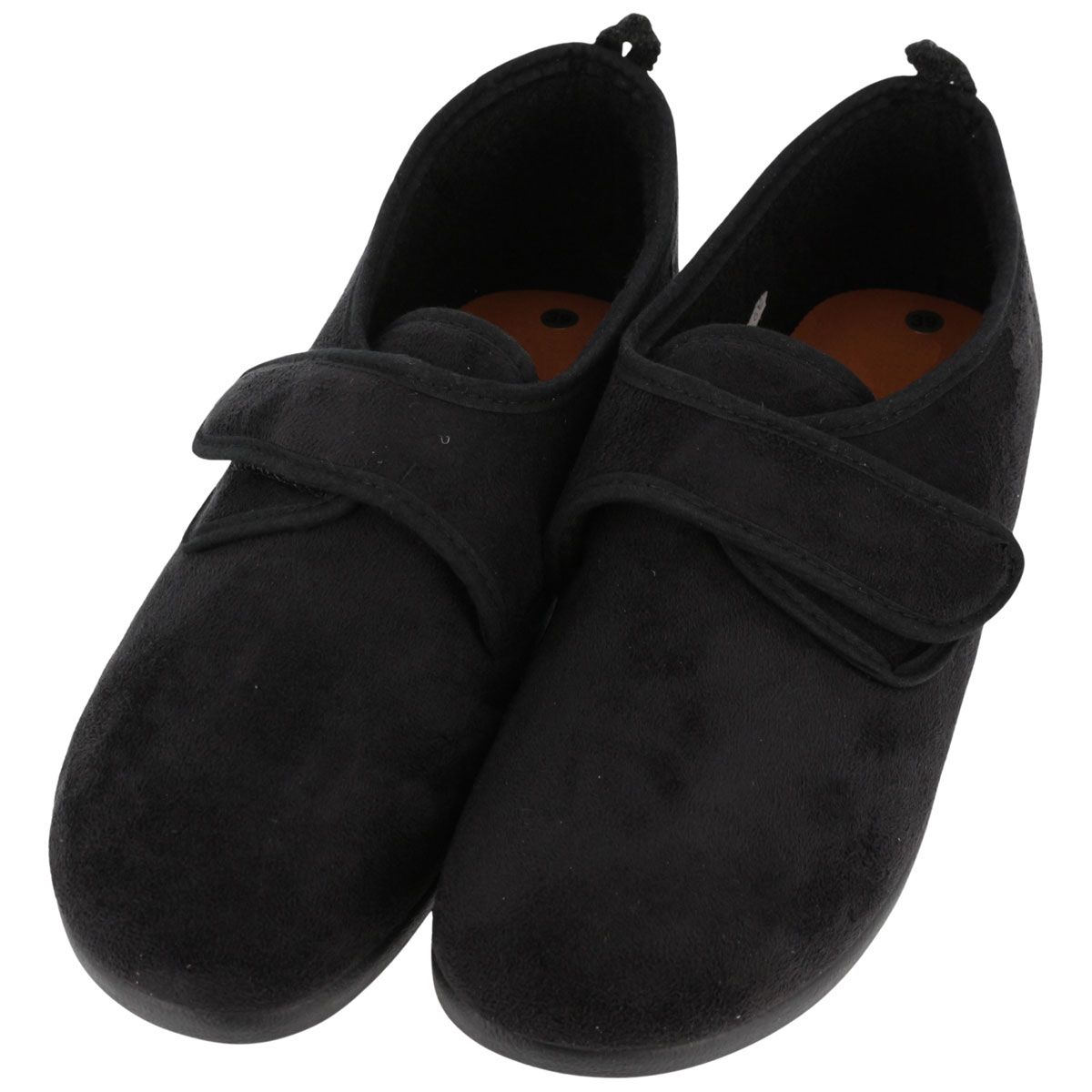 Scarpe nere in velour con chiusura a strappo. Calzata ampia e confortevole.