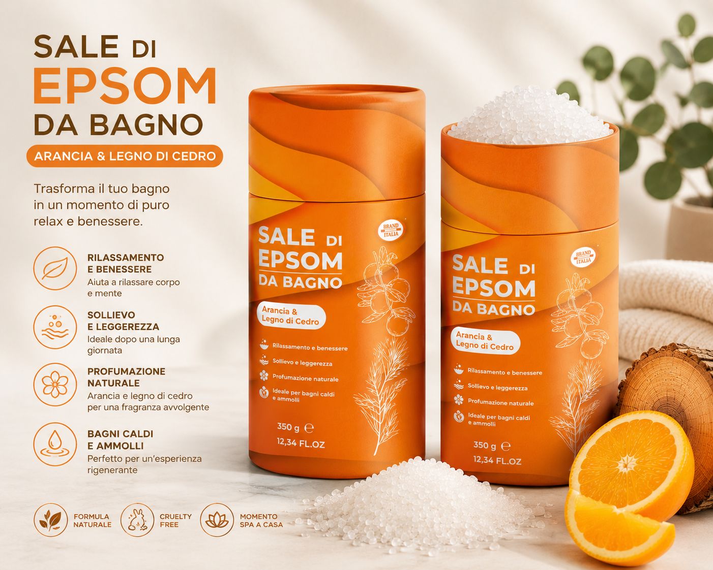 Due contenitori arancioni di sale da bagno, uno aperto e riempito di sale. Profumo arancia e legno di cedro.