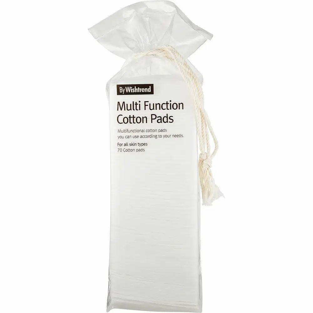 Confezione di dischetti di cotone. Scritta: By Wishtrend Multi Function Cotton Pads. 70 dischetti. Confezione trasparente con cordino.
