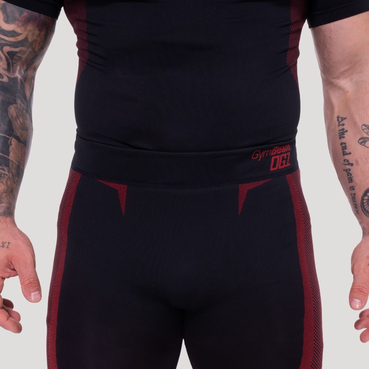 Vita leggings da uomo, neri/rossi, senza cuciture, con stampa logo rossa.