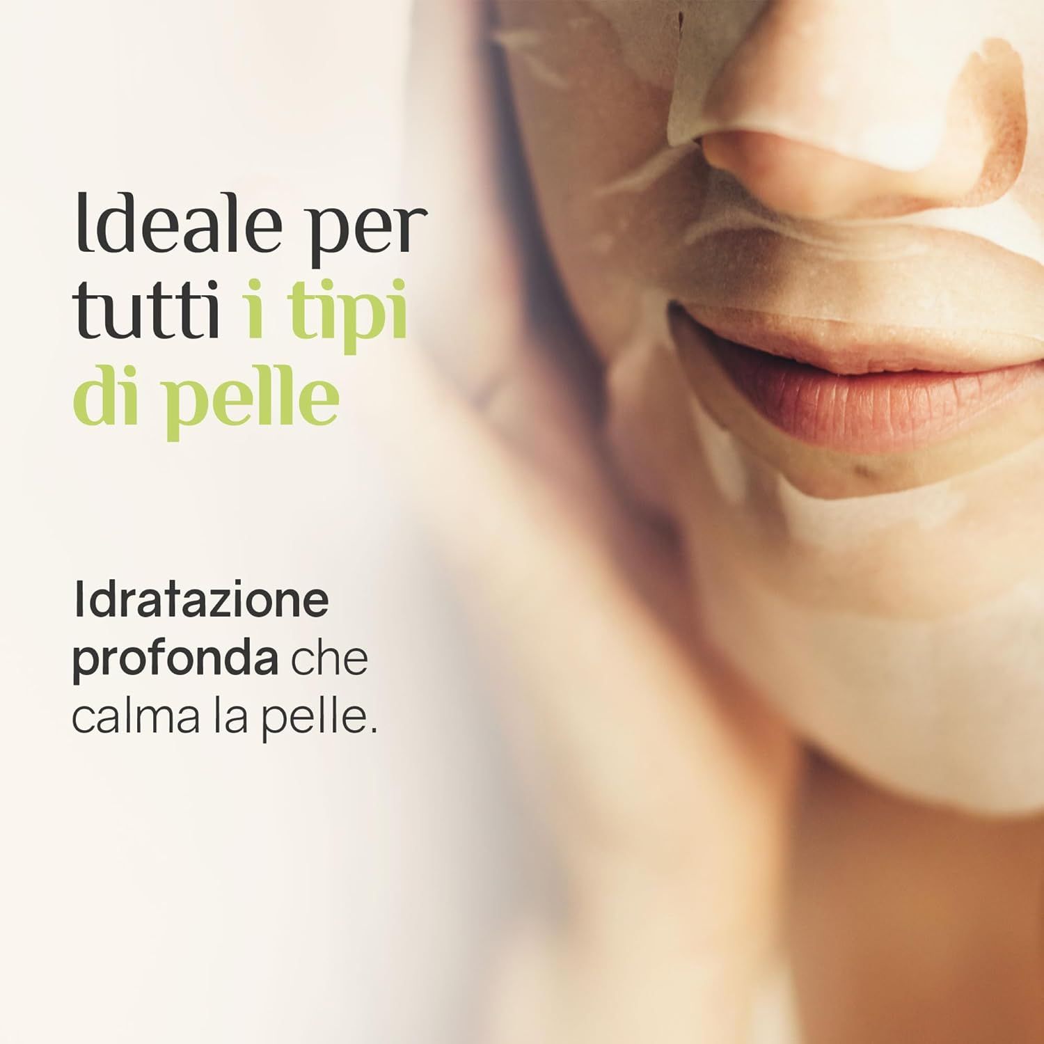 Maschera viso su un viso. Ideale per tutti i tipi di pelle. Idratazione profonda, lenisce la pelle.