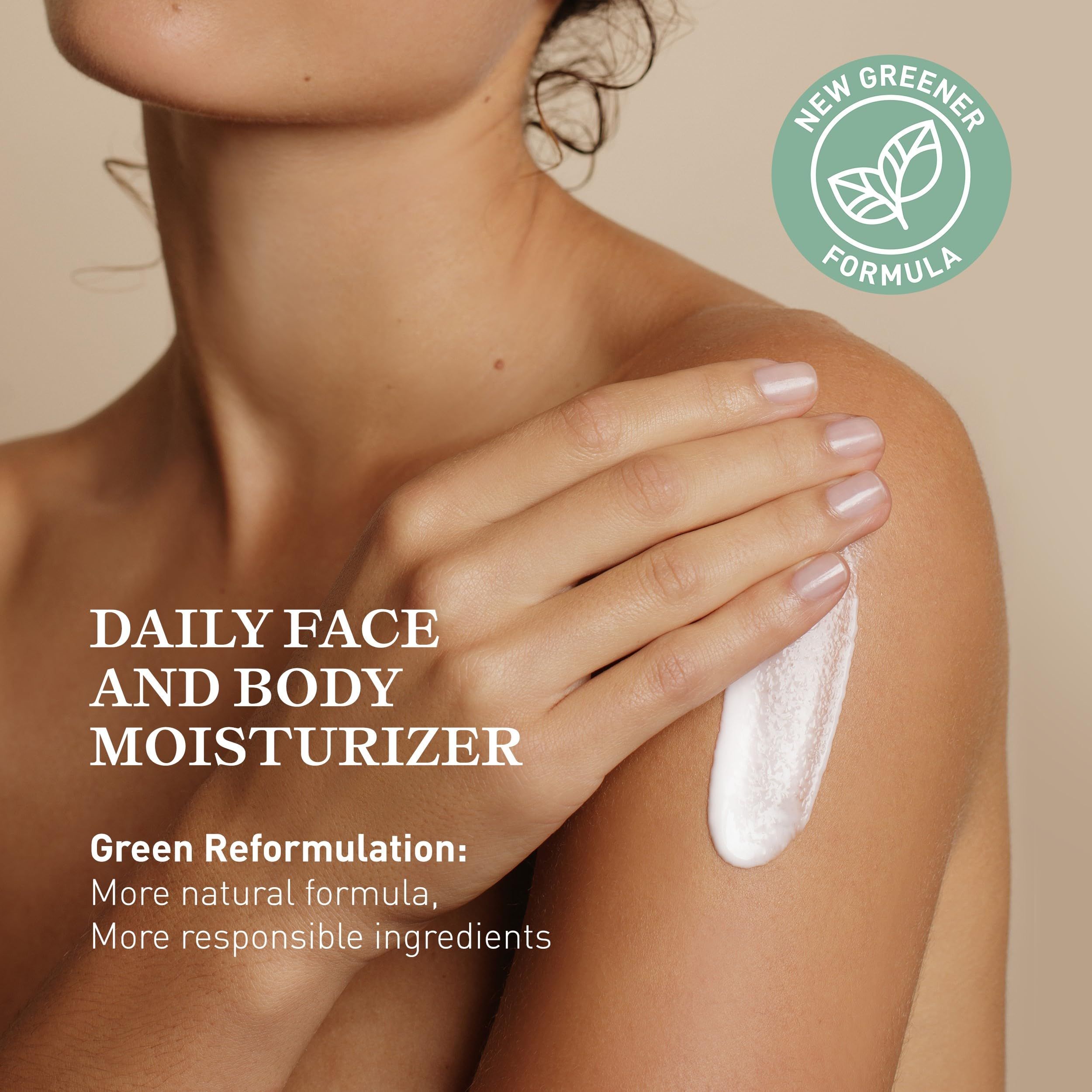 Una donna applica una crema idratante bianca sul braccio. Sigillo "New Greener Formula" visibile.