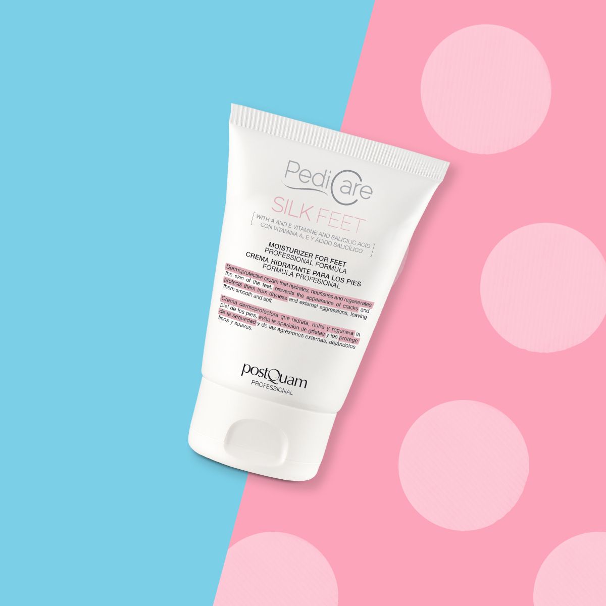 Tubo bianco 'PediCare Silk Feet' su sfondo blu-rosa a pois. Testo inglese e spagnolo. Logo 'Postquam'.