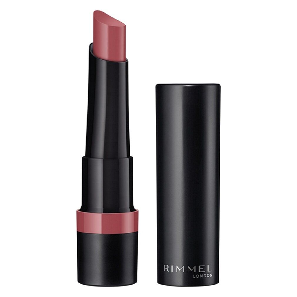 Rossetto beige, astuccio nero. Logo Rimmel London. Aperto, stick e cappuccio affiancati. Punta rossetto beige.