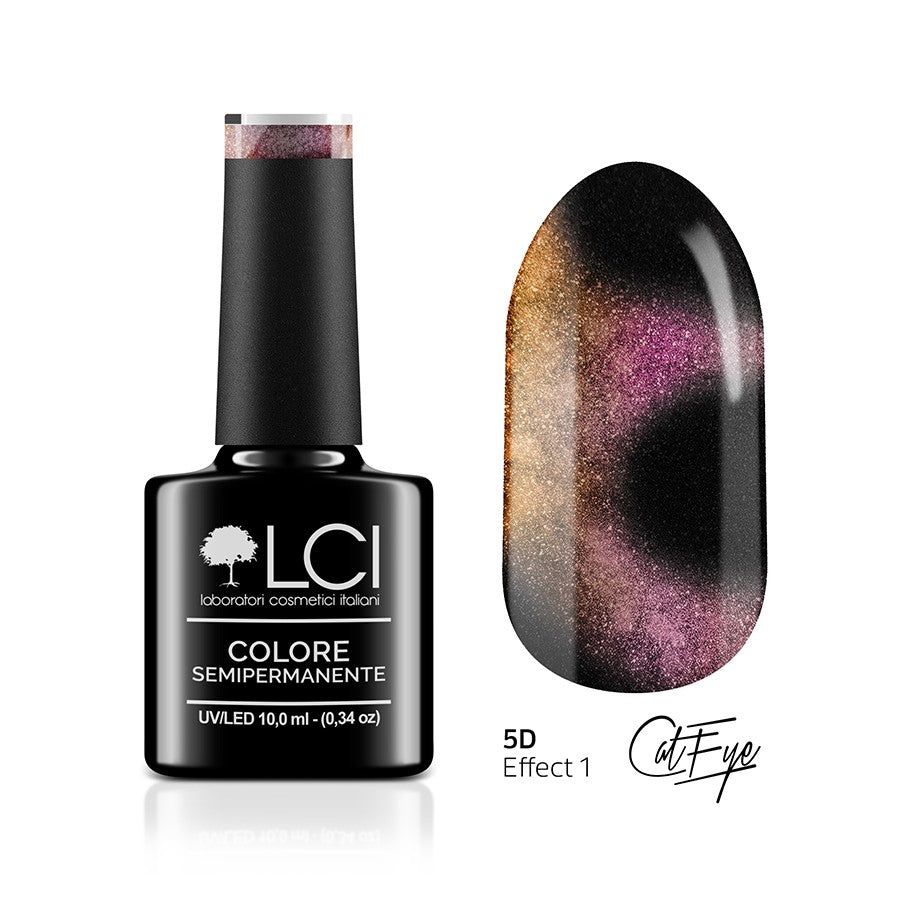 Flacone di smalto con tappo nero e stampa. Accanto, un'unghia smaltata con effetto 5D Cat Eye, effetto 1.